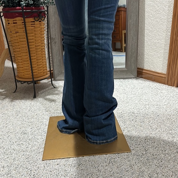 29/34 Miss Me  MidRise boot like new - Picture 2 of 9